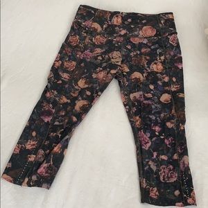 Lululemon floral below the knee pants